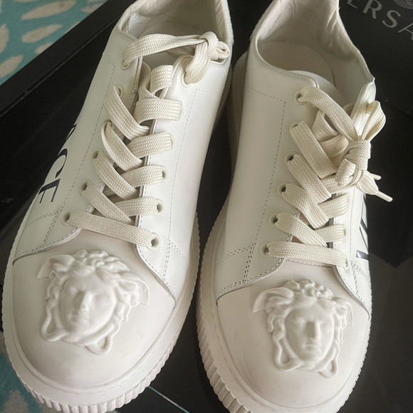 MENS VERSACE SNEAKERS WITH MADUSA TOE EMBLEM - Picture 1 of 7